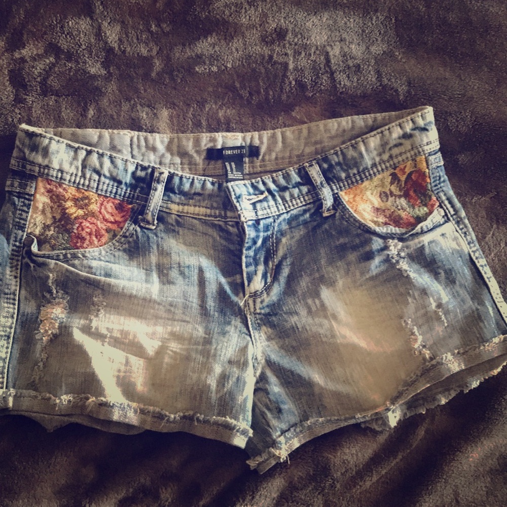 Jean Cut-Off Shorts with Embroidery
